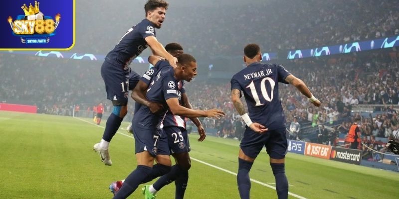 Đội cửa dưới chiến thắng